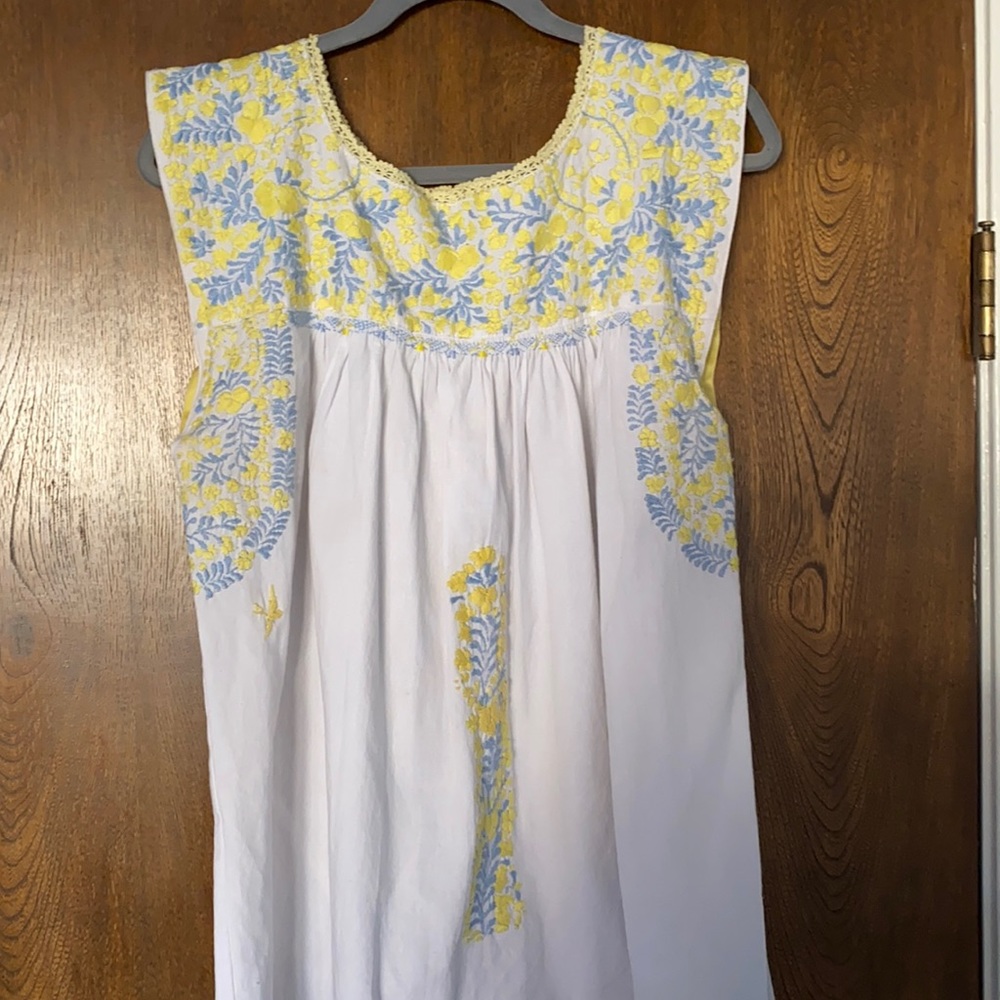 Mi Golondrina Flores blouse VGUC